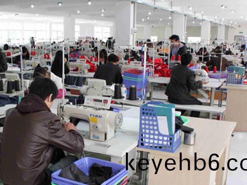 防靜電服生(sheng)産車(che)間